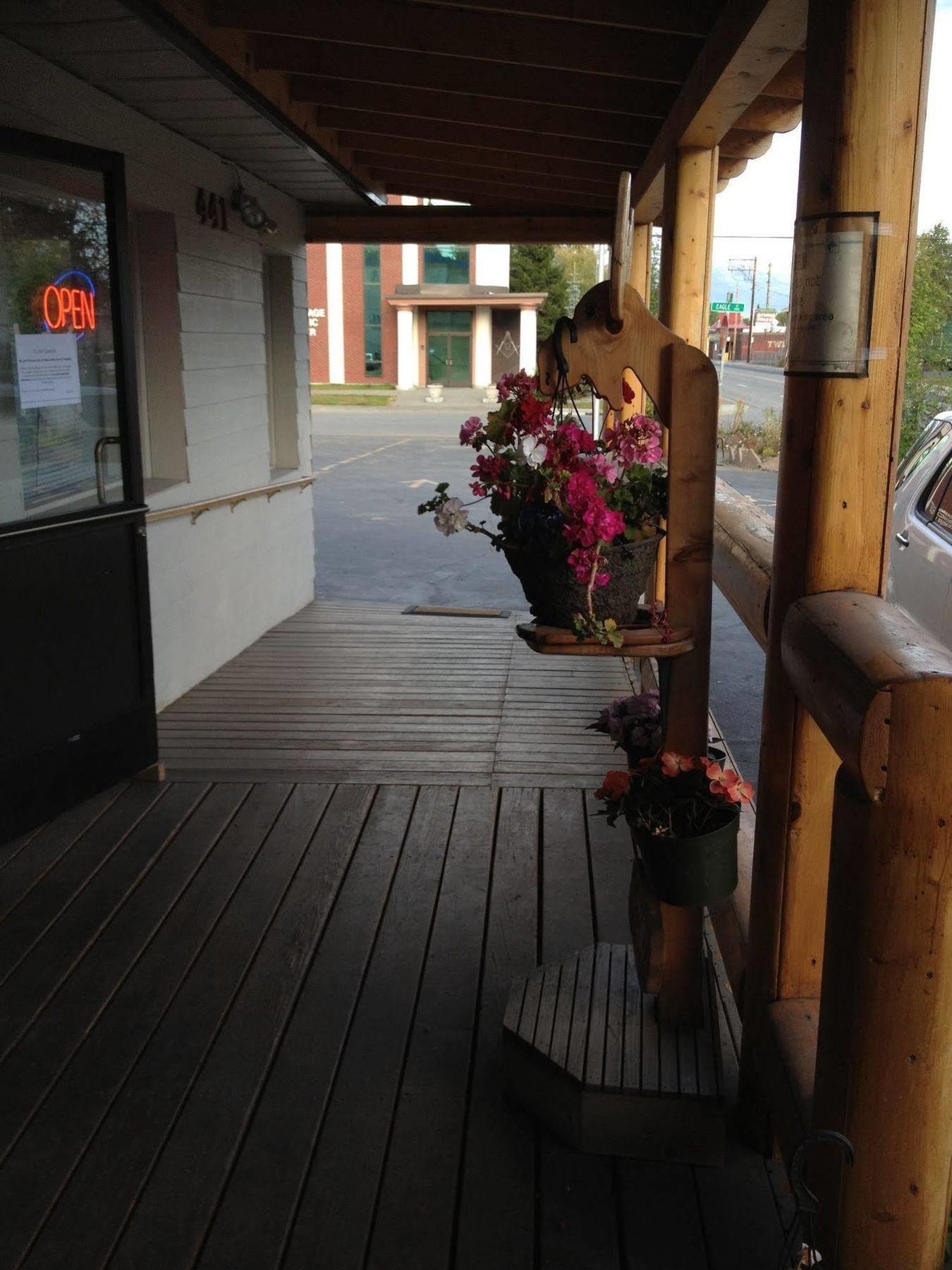 Anchorage Suite Lodge Exterior photo